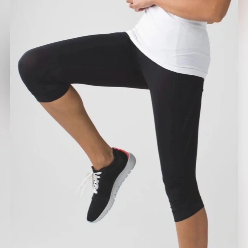Lululemon Athletica Stop At Nothing Crop Leggings in Black Size 4 Tag Removed